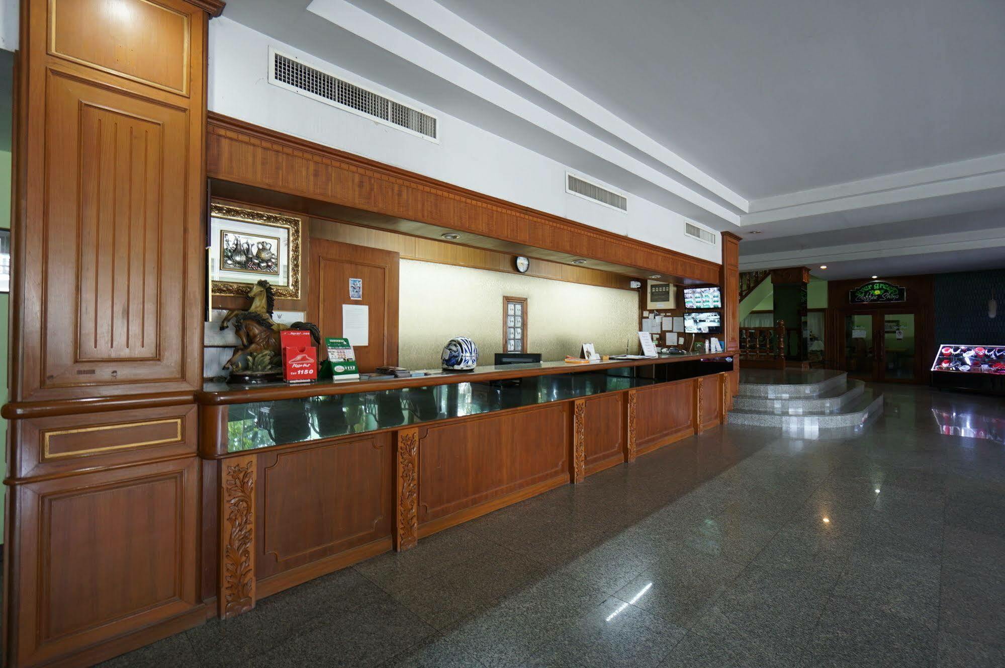 Green Palace Hotel Чиангмай Экстерьер фото